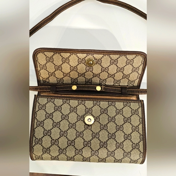 Authentic Gucci GG Supreme Shoulder Bag Small - Picture 12 of 14